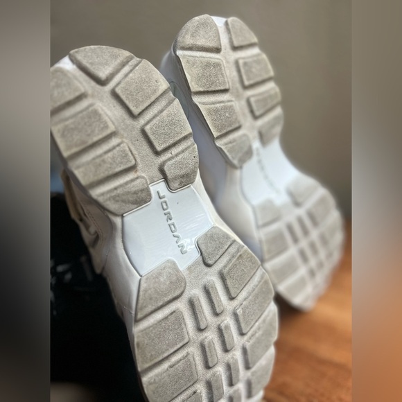 Jordan Trunner LX "Triple White" Men 9.5 - Picture 9 of 10